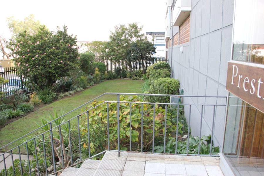 To Let 2 Bedroom Property for Rent in Somerset West Western Cape